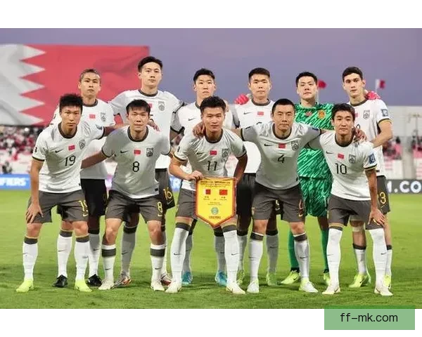 中国男足在2026年世预赛前夕官宣新归化球员加强阵容实力 中国男足在2026年世预赛前夕官宣新归化球员加强阵容实力
